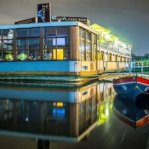 The Boat - Hostel&chill Vandrarhem