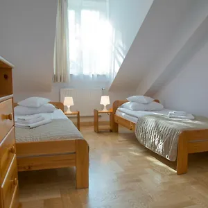 Goscinne Dom Sw. Szymona Rum i privatbostad